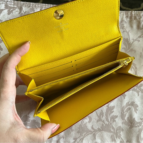 Authentic Louis Vuitton x Takashi Murakami Monogram Multicolore Sarah Wallet - Picture 16 of 17